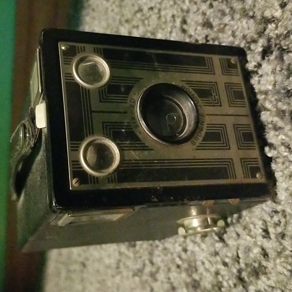 Brownie junior six-20